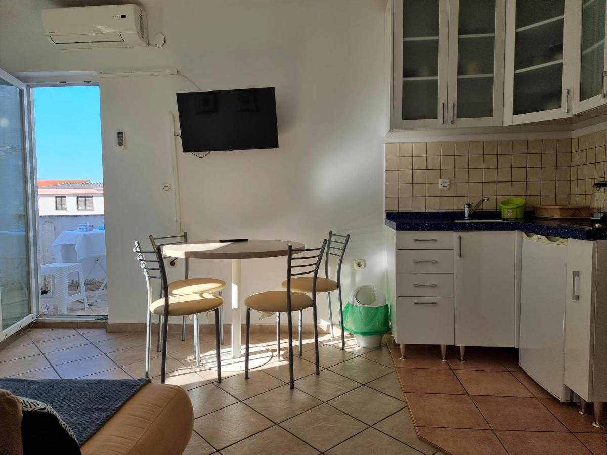 Apartment Aqua Near The City Beach Novalja Quarto foto