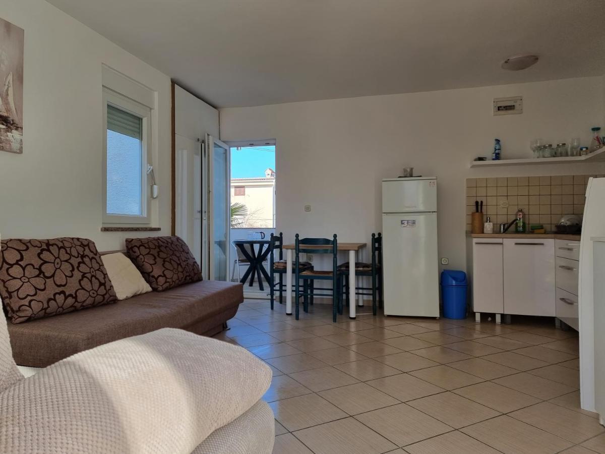 Apartment Aqua Near The City Beach Novalja Exterior foto