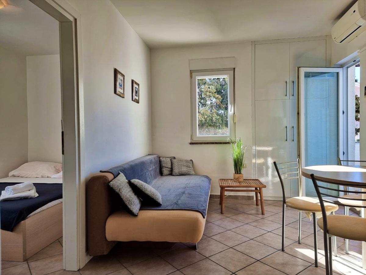 Apartment Aqua Near The City Beach Novalja Exterior foto