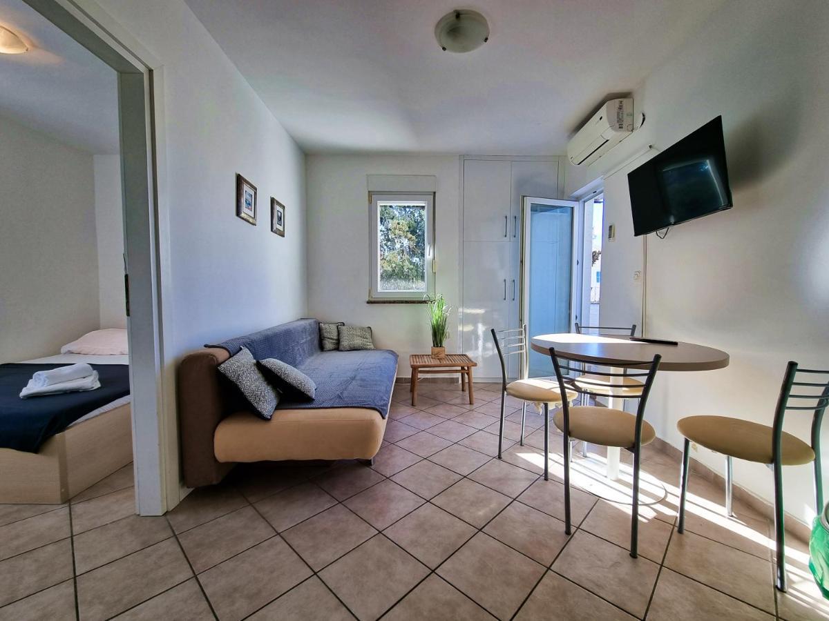 Apartment Aqua Near The City Beach Novalja Exterior foto