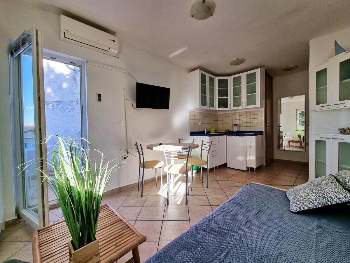Apartment Aqua Near The City Beach Novalja Exterior foto
